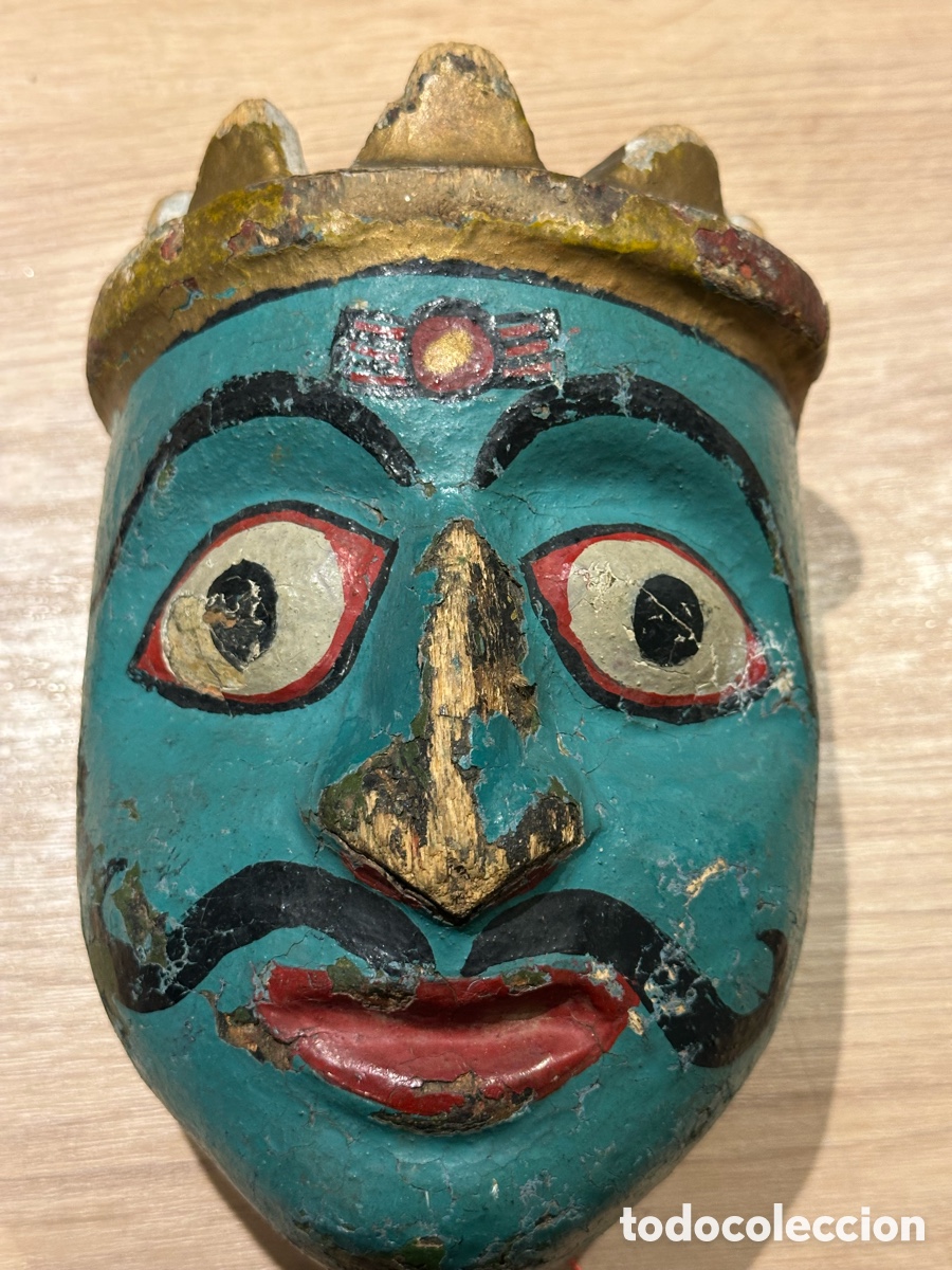 Arte: Antigua m&aacute;scara . Labrada en madera - Foto 1