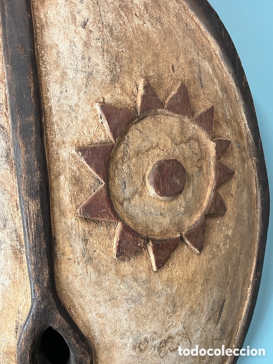Arte: Escudo africano tallado en madera - Foto 3