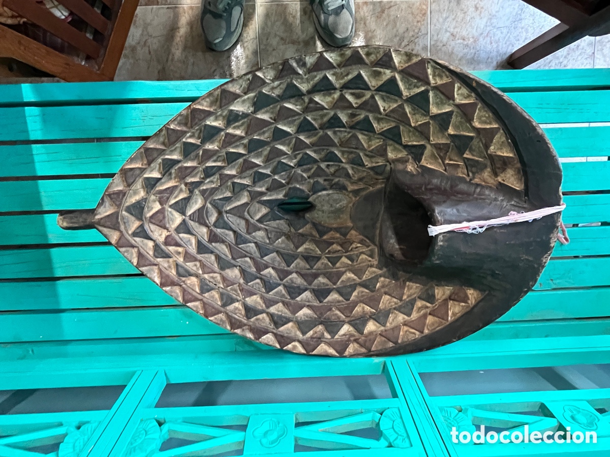 Arte: Escudo africano tallado en madera - Foto 5