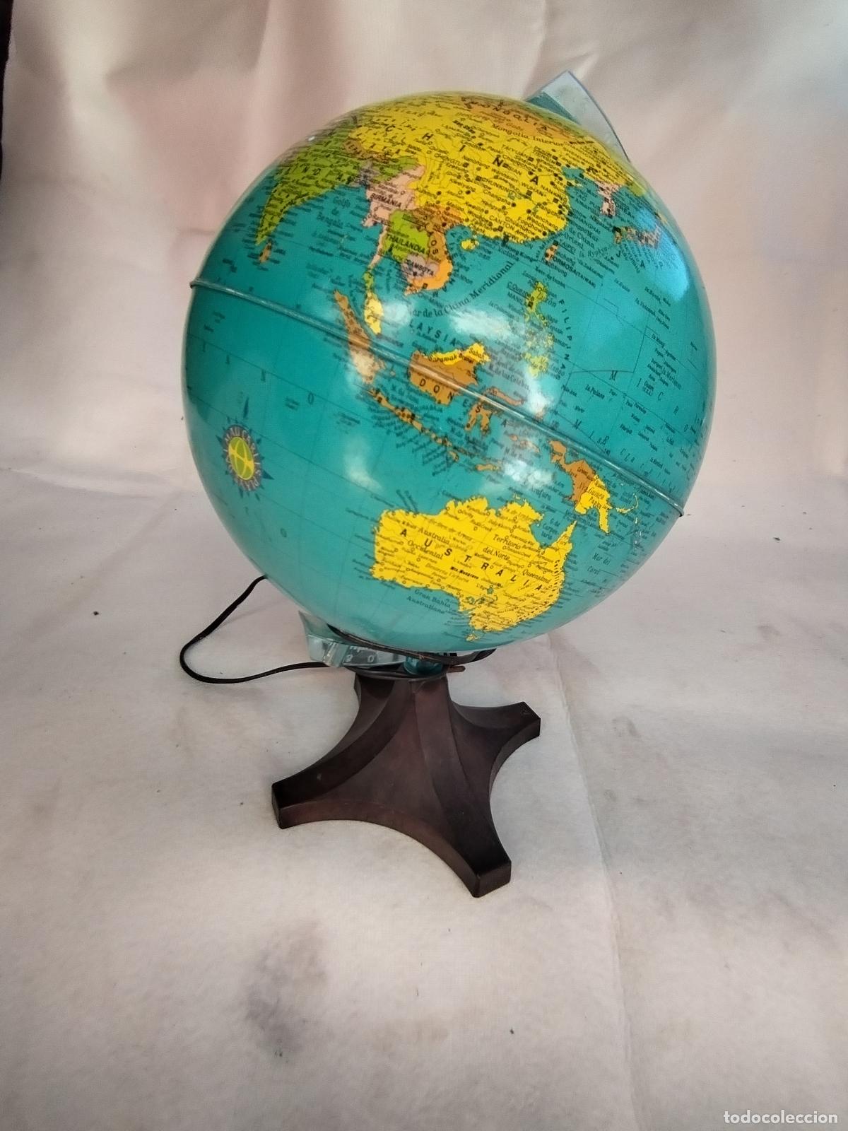 Arte: globo terraqueo con luz - Foto 2