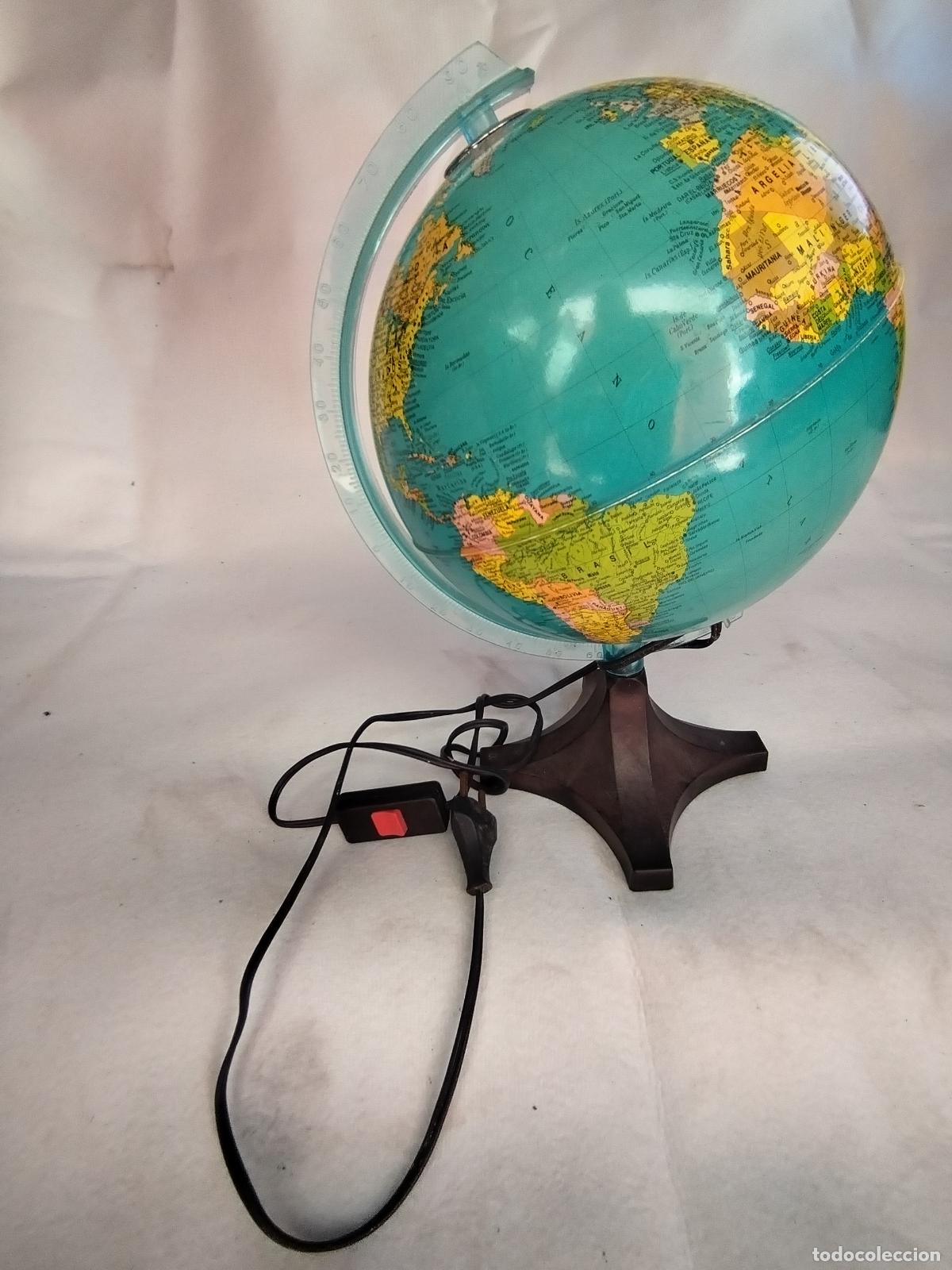 Arte: globo terraqueo con luz - Foto 3