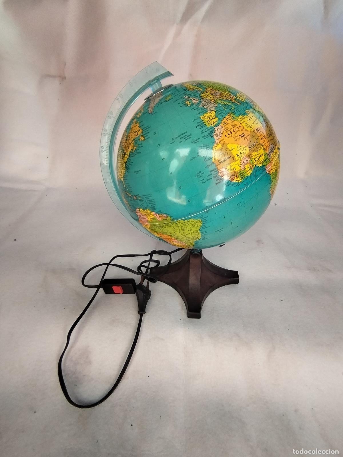 Arte: globo terraqueo con luz - Foto 1