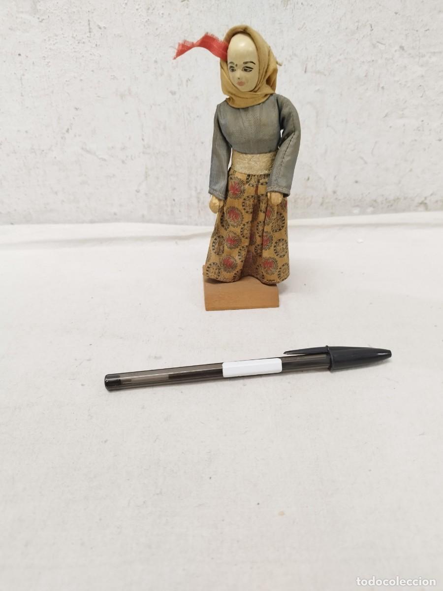 Arte: Antigua mu&ntilde;eca, figura &eacute;tnica de indonesia, Java. - Foto 1