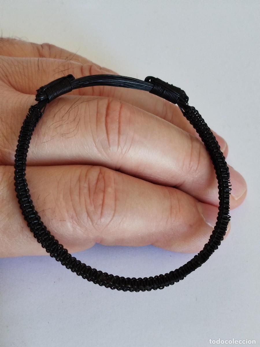Arte: ARTE ETNICO AFRICANO PULSERA PELO DE B&Uacute;FALO. MU&Ntilde;ECA TIPO MEDIA/GRANDE. &Aacute;FRICA.-