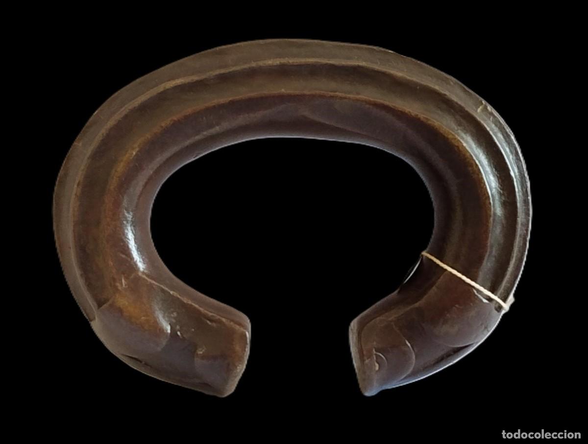 Arte: ARTE ETNICO AFRICANO. BRAZALETE. MONEDA INTERCAMBIO. DAN / GUERE.C. MARFIL LIBERIA.&Aacute;FRICA. 673 GRMS.