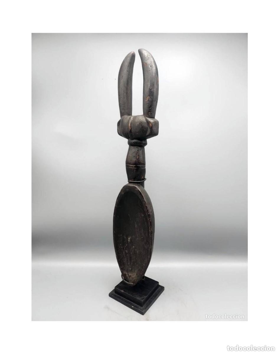 Arte: Cuchar&oacute;n de madera - Dan - Costa de Marfil. 50cm.