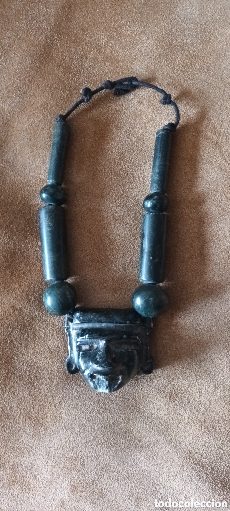 Arte: Collar de jade marmoleo de Chiapas