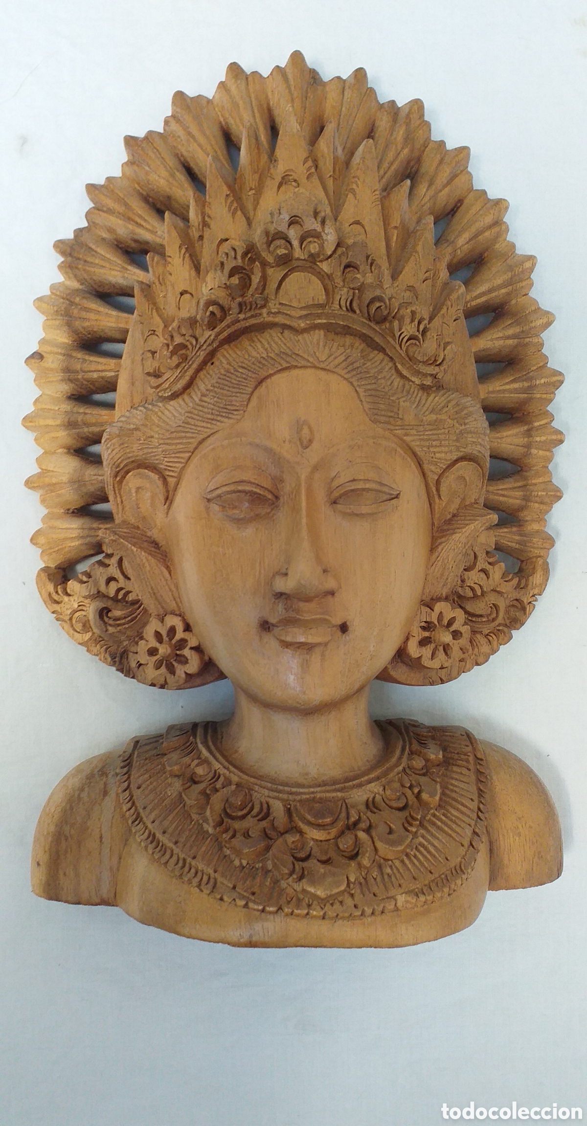 Arte: M&aacute;scara Balinesa de madera / Indonesia