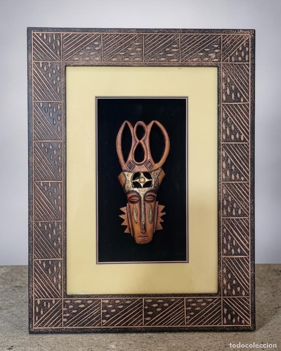 Arte: Cuadro decorativo &eacute;tnico africano con m&aacute;scara en relieve.