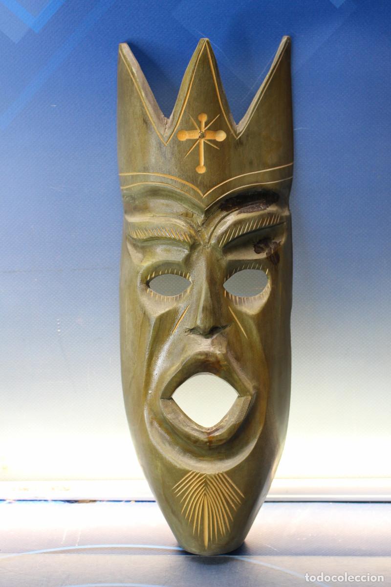 Arte: 01. M&aacute;scara tallada en madera. Posiblemente M&eacute;xico poscolonial.