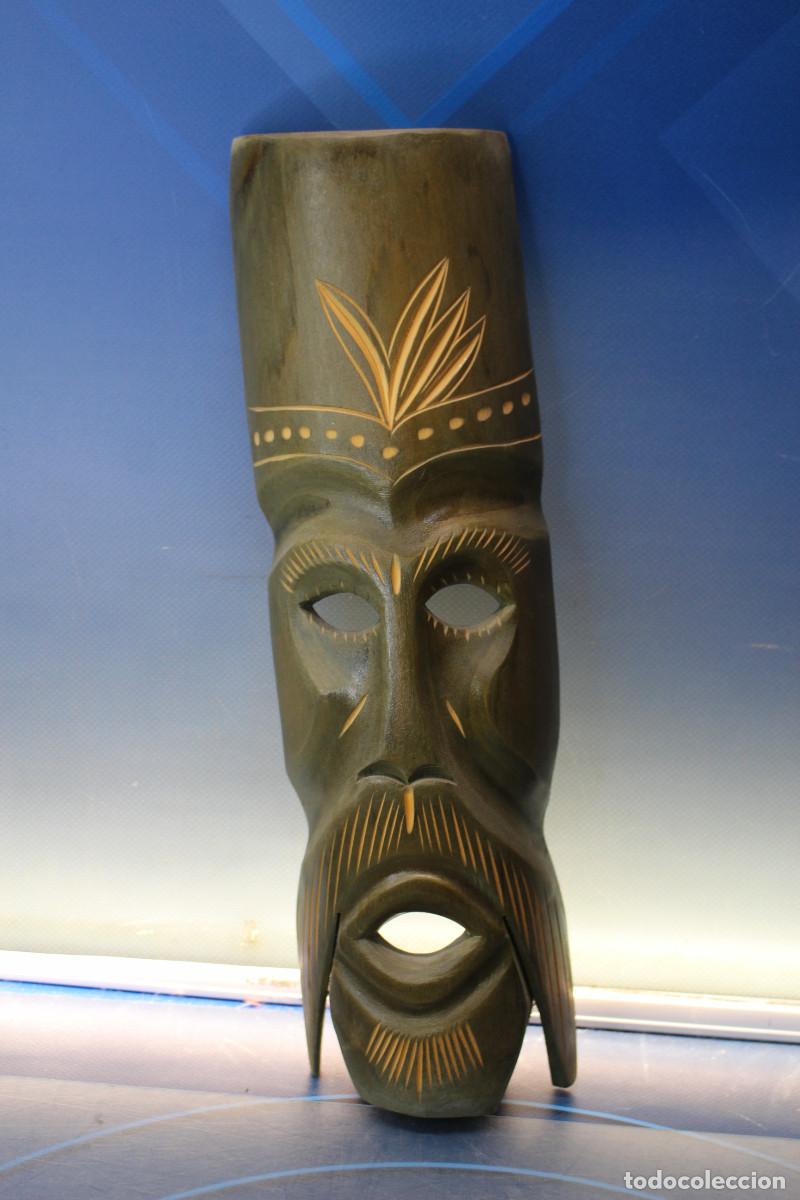 Arte: 02. M&aacute;scara tallada en madera. Posiblemente M&eacute;xico poscolonial.