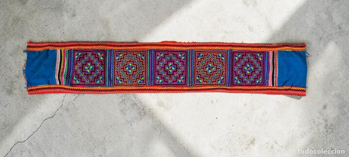 Arte: Tela bordada de la tribu Hmong de Tailandia