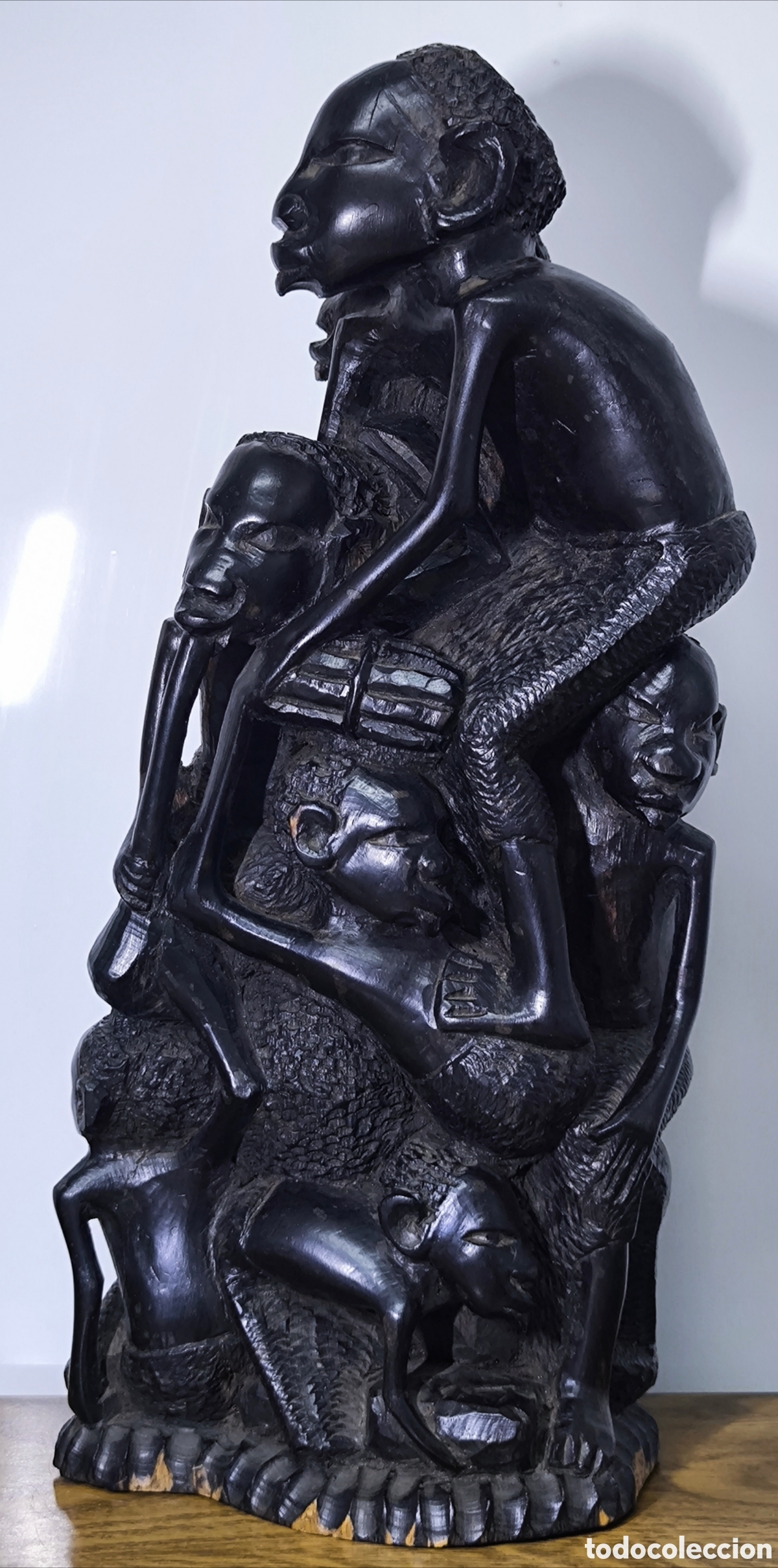 Arte: FIGURA &Eacute;TNICA AFRICANA DE &Eacute;BANO