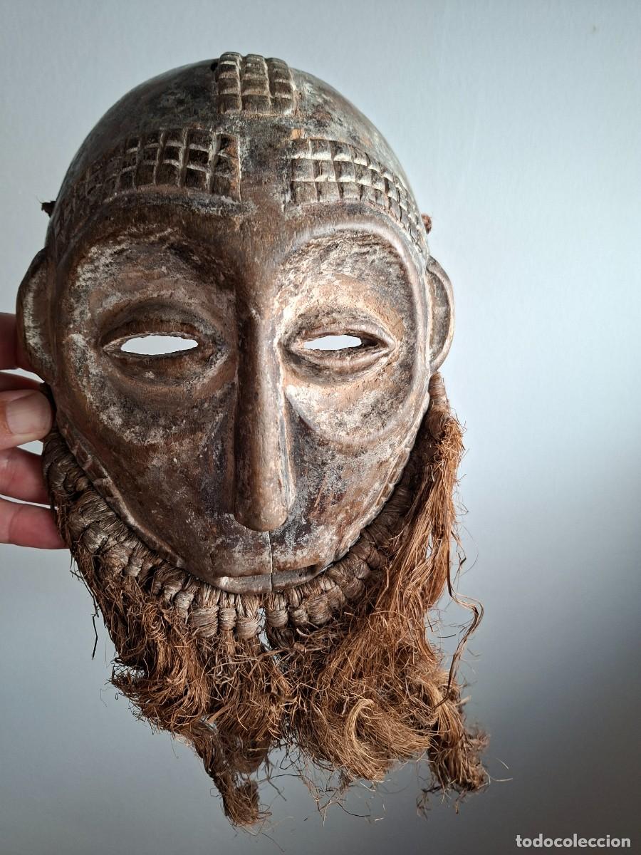 Arte: M&aacute;scara africana Congo Lega. Arte africano.