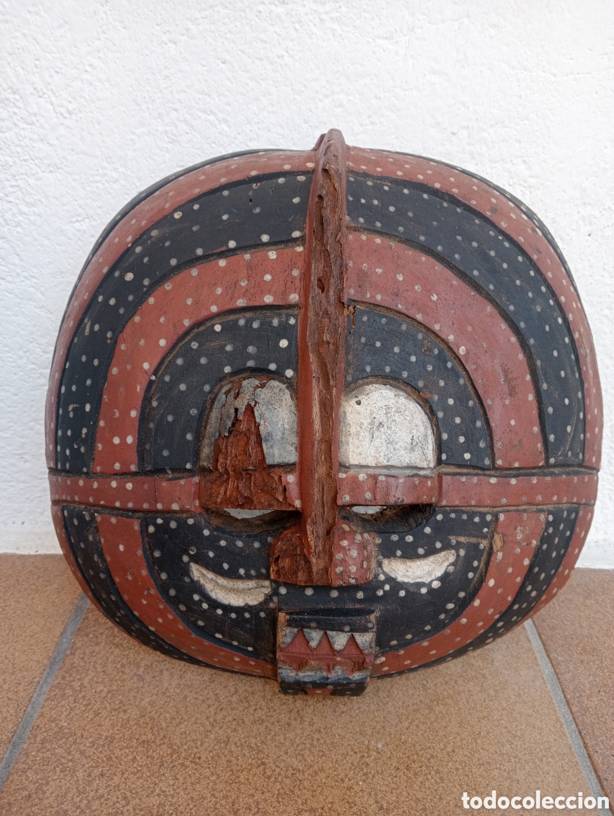 Arte: Mascara de madera africana del XIX