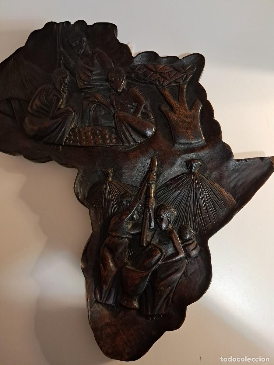 Arte: ARTE RUAND&Eacute;S : Continente africano en madera noble. Comprado en Ruanda 1982
