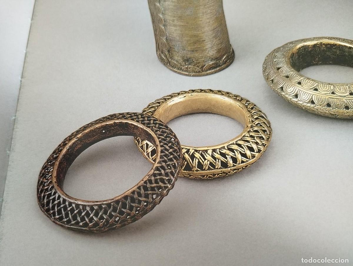 Arte: ARTE &Eacute;TNICO AFRICANO. BRAZALETE RITUAL ADIVINACI&Oacute;N. TIKAR. CAMER&Uacute;N. &Aacute;FRICA.