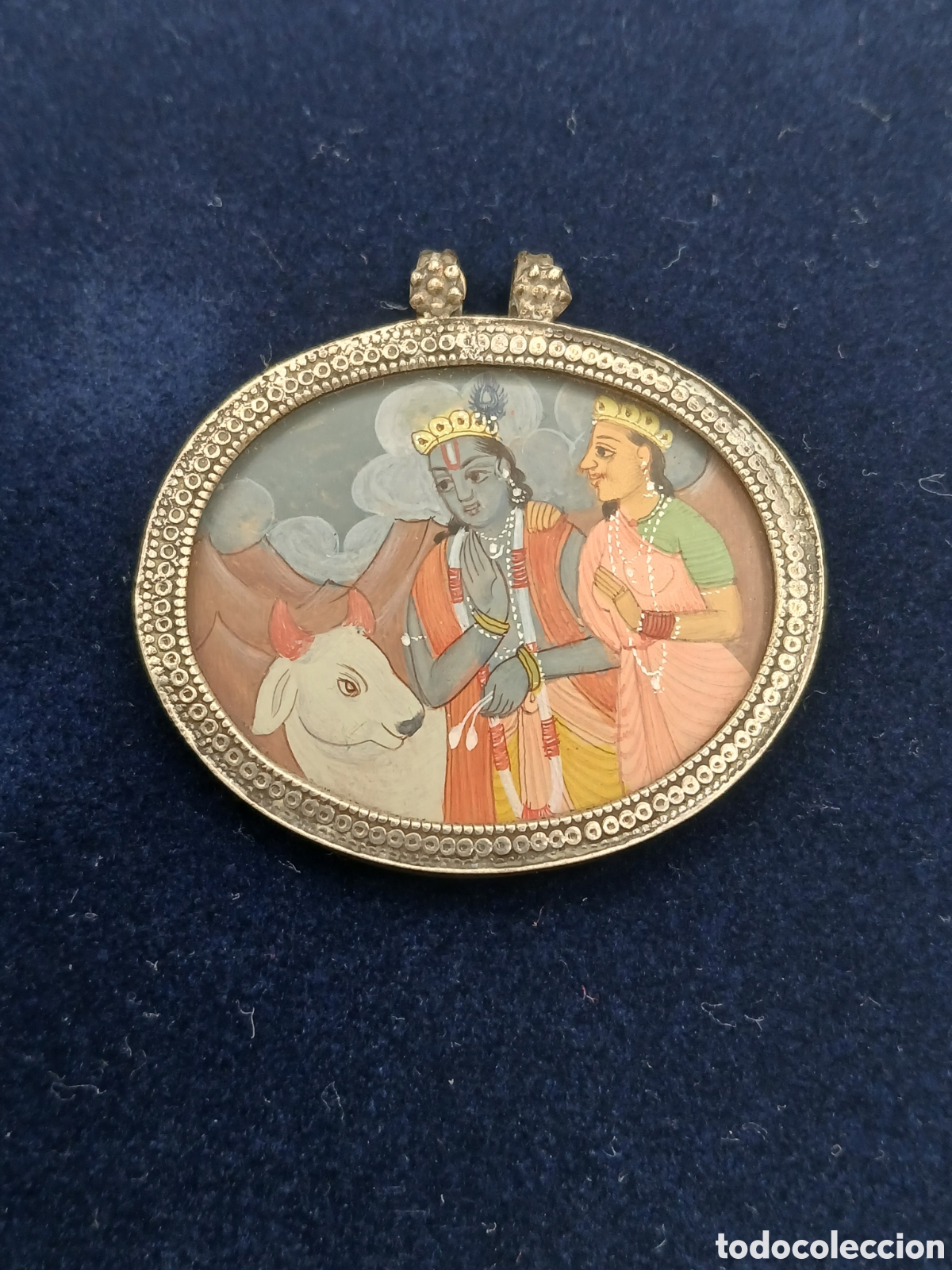 Arte: Colgante plata repujada con miniatura pintada a mano. Radha Krishna. Oriental