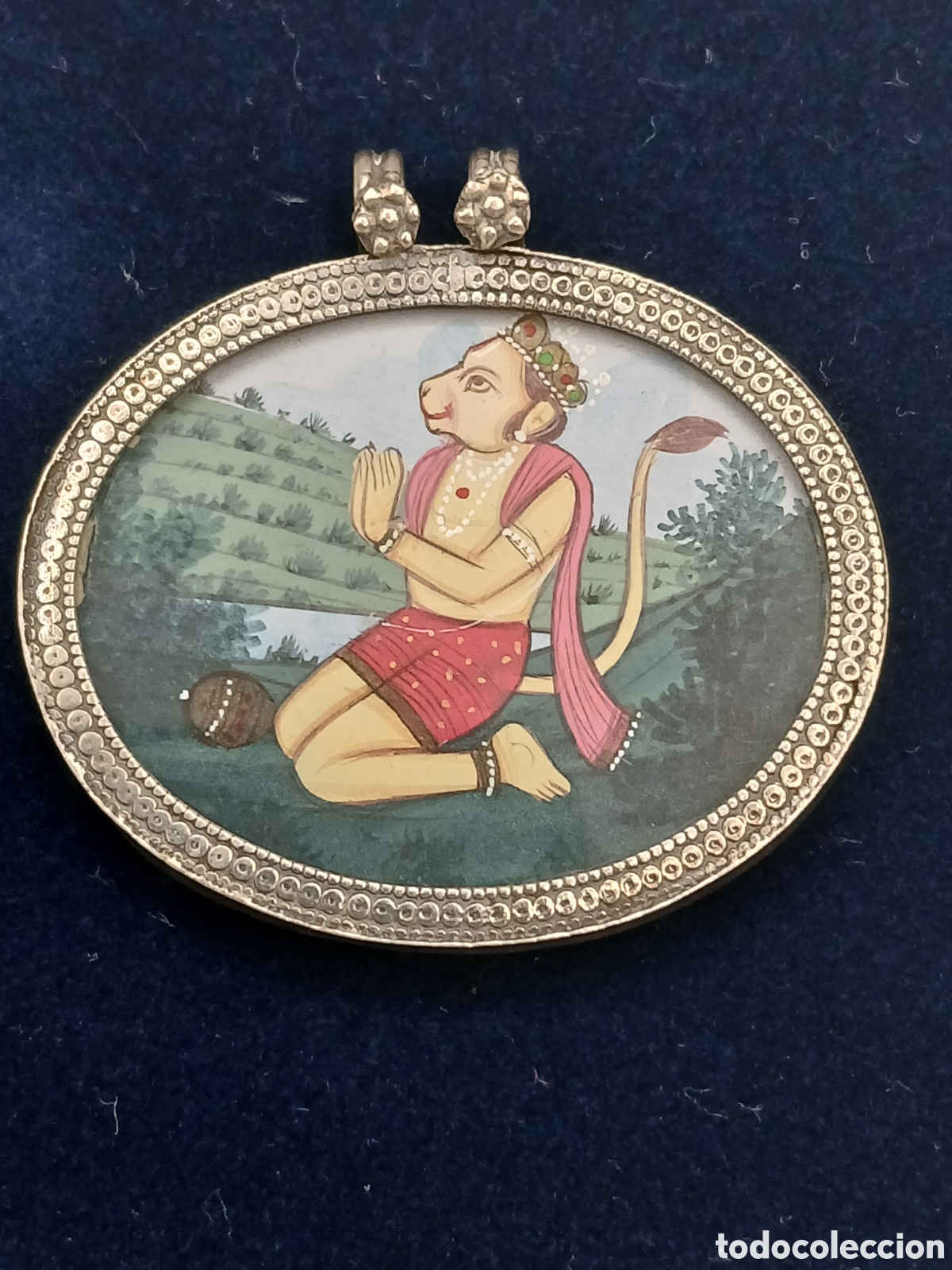 Arte: Colgante plata repujada con miniatura pintada a mano. Dios Hanuman. Oriental