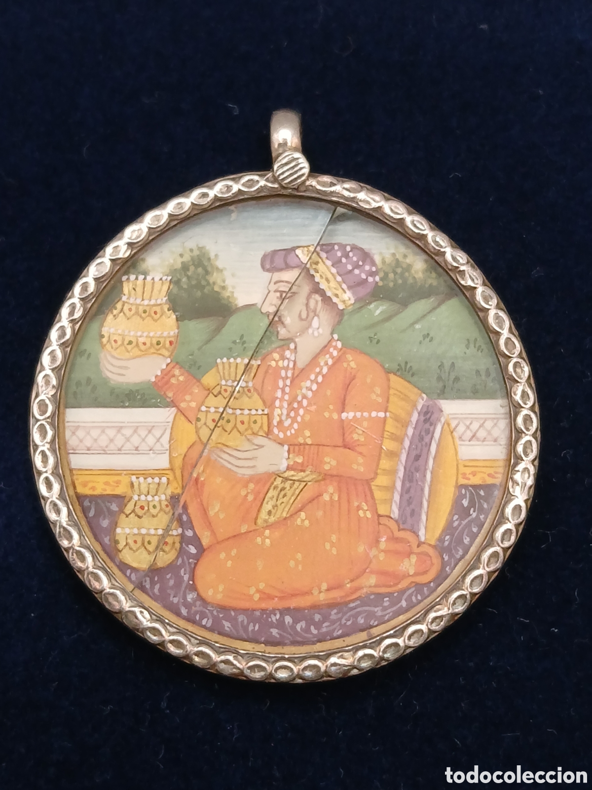 Arte: Colgante plata repujada con miniatura pintada a mano. Emperador Shah Jahan. Oriental
