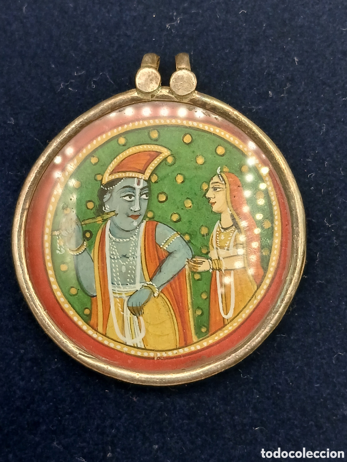 Arte: Colgante plata repujada con miniatura pintada a mano. Radha Krishna. Oriental