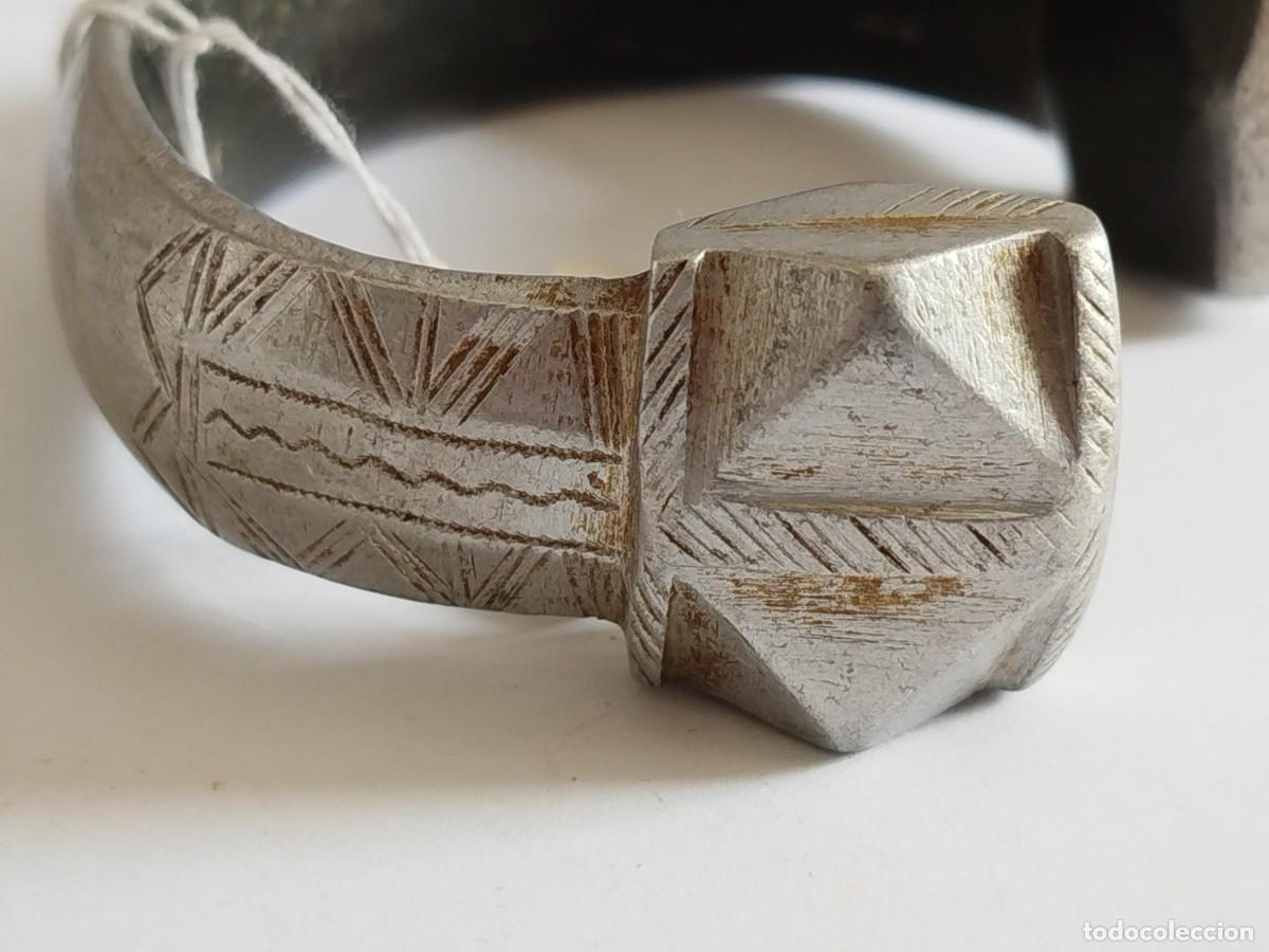 Arte: BRAZALETE ALUMINIO. ARTE &Eacute;TNICO AFRICANO . TUAREG / BELLA. AFRICA.