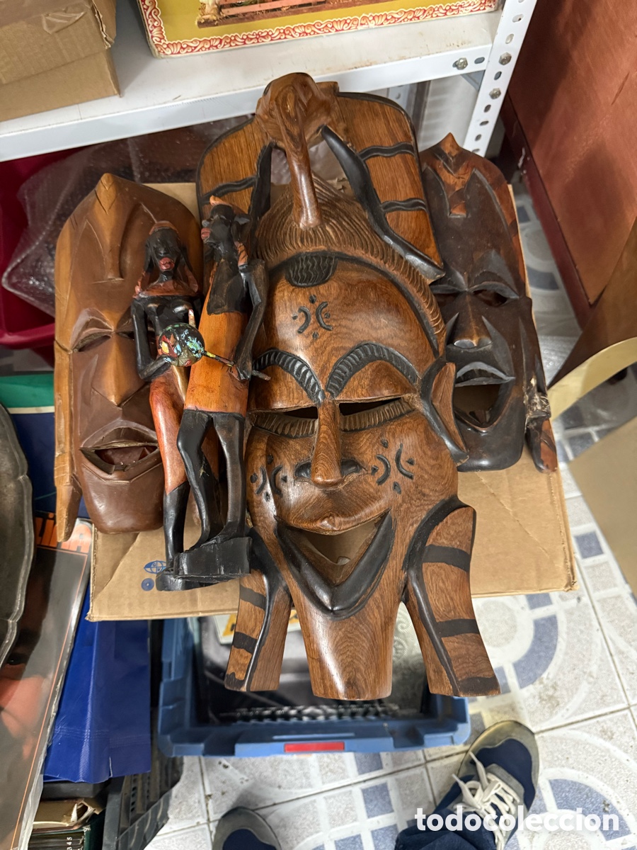 Arte: Lote de figuras y m&aacute;scaras &eacute;tnicas, todo lo que se ve