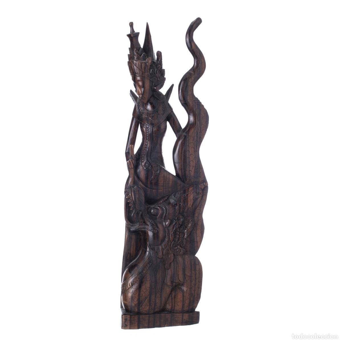 Art: Escultura oriental - Deidad