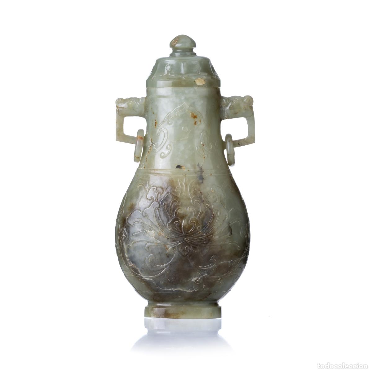 Kunst: Escultura oriental - Urna con tapa; en jade - Per&iacute;odo menguante