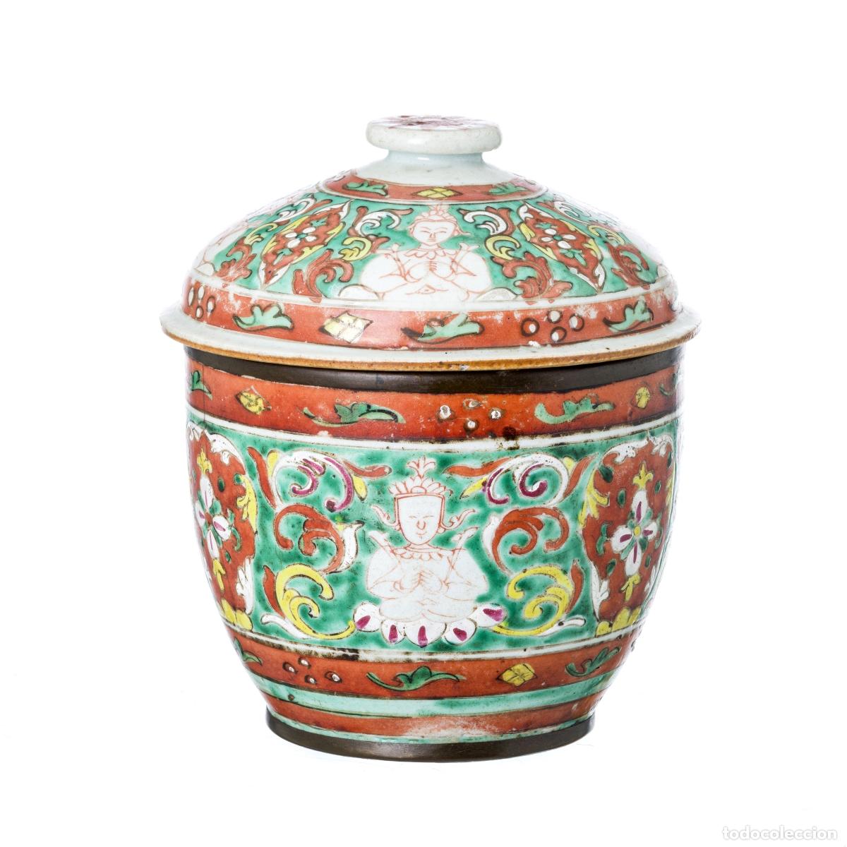 Kunst: Porcelana oriental - Jarra budista con tapa 'Thepphanom' - Siglo XVIII