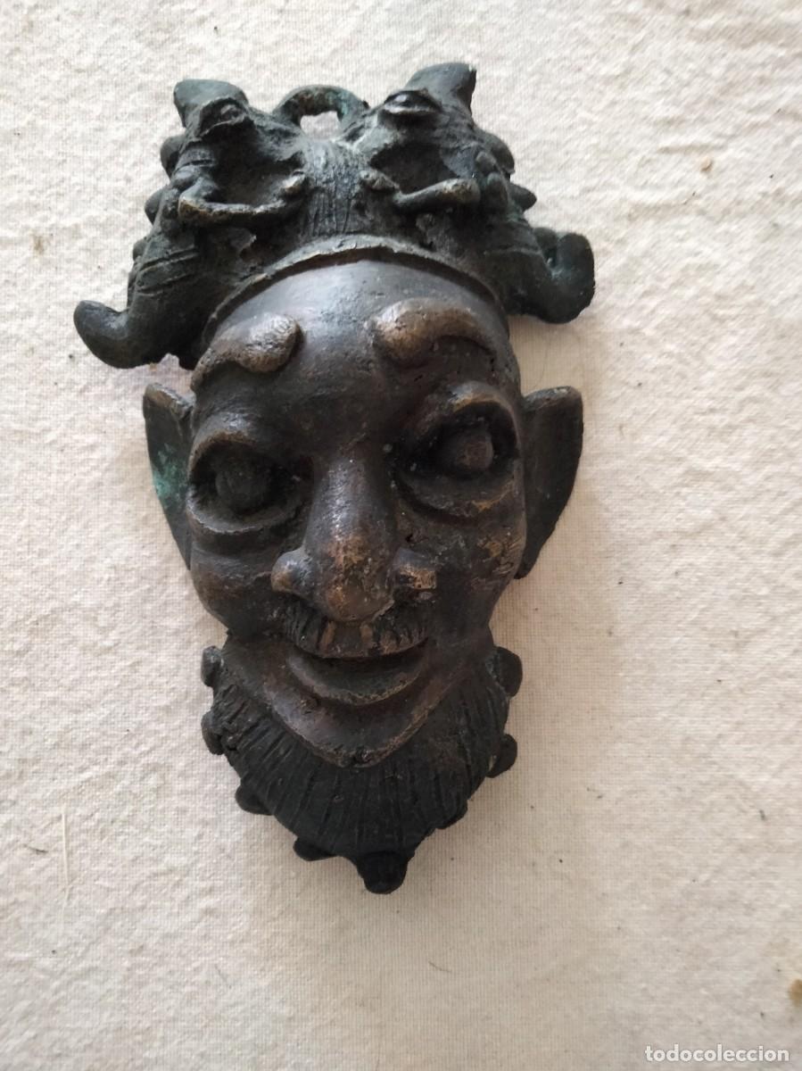 Arte: Mascara Africana de bronce macizo.Procedencia VISLE (1960), Arte Tribal BAMUM-BENIN.