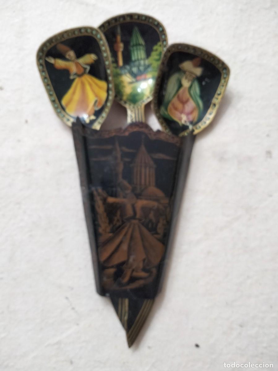 Arte: Juego vintage de cucharas Turcas decorativas.Motivo de Konya y Derviches Girovagos. 1960