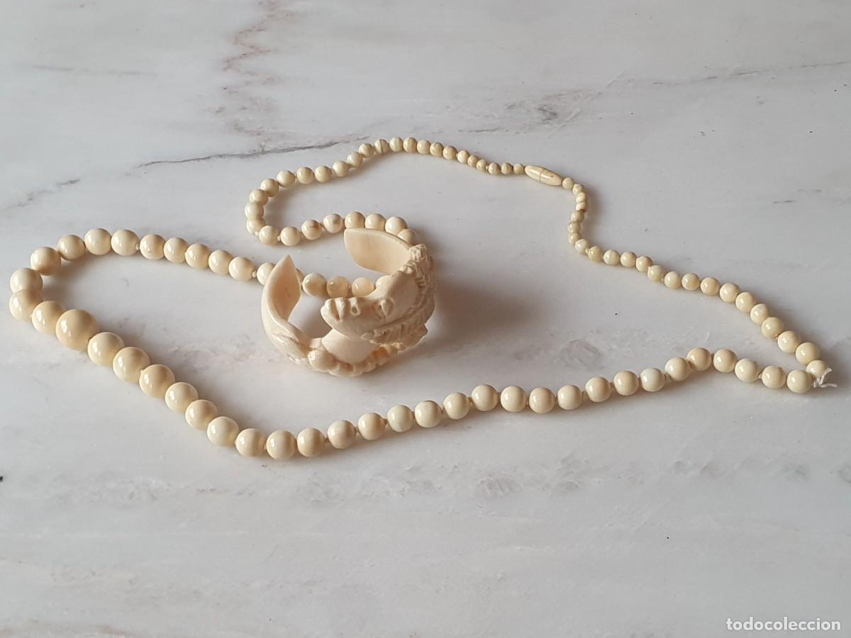 Arte: Lote &Eacute;tnico Africano &Eacute;poca Colonial:Collar de Cuentas Graduadas y Brazalete Abierto con Talla-hueso