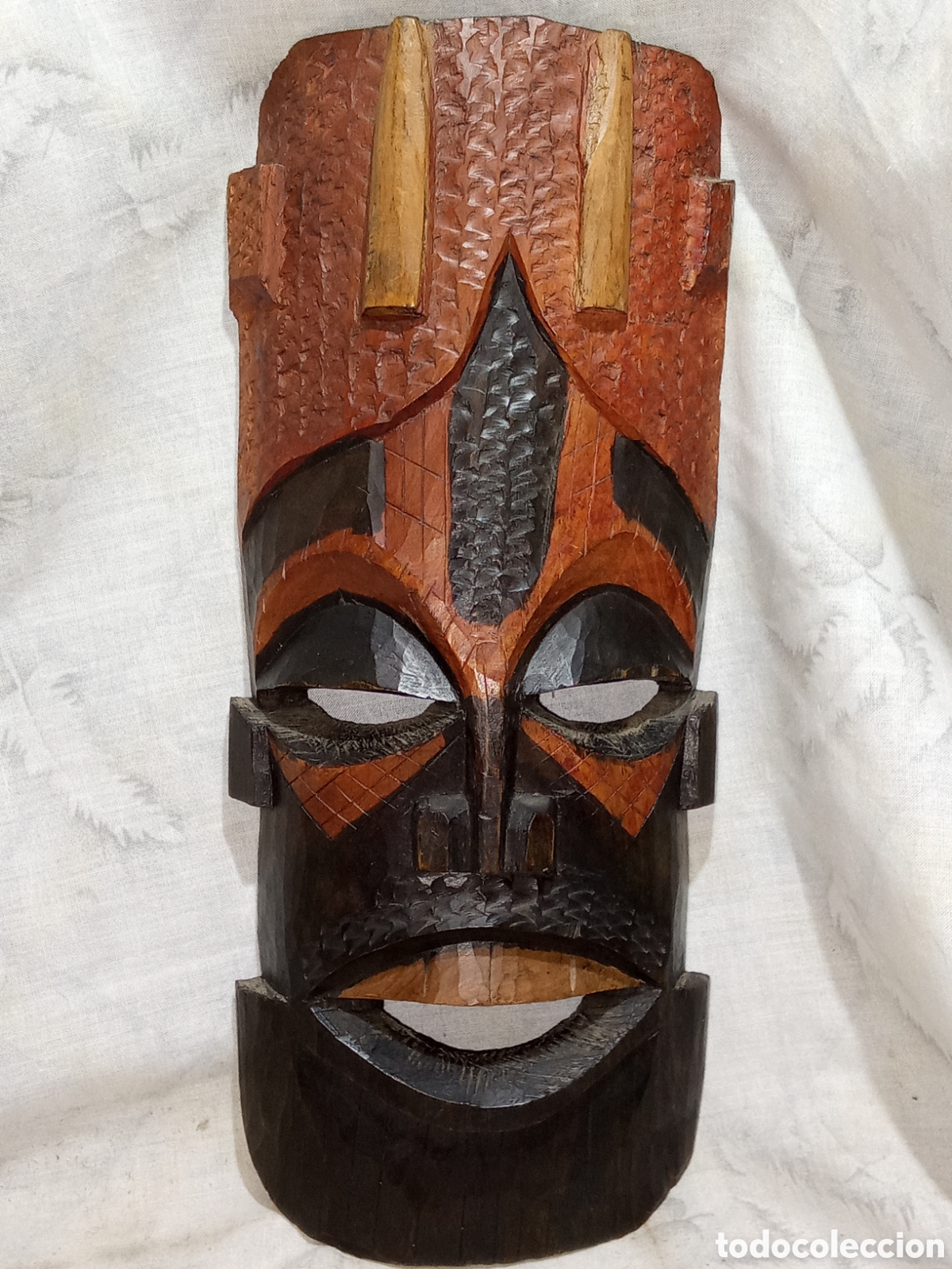 Arte: BONITA M&Aacute;SCARA AFRICANA DE MADERA