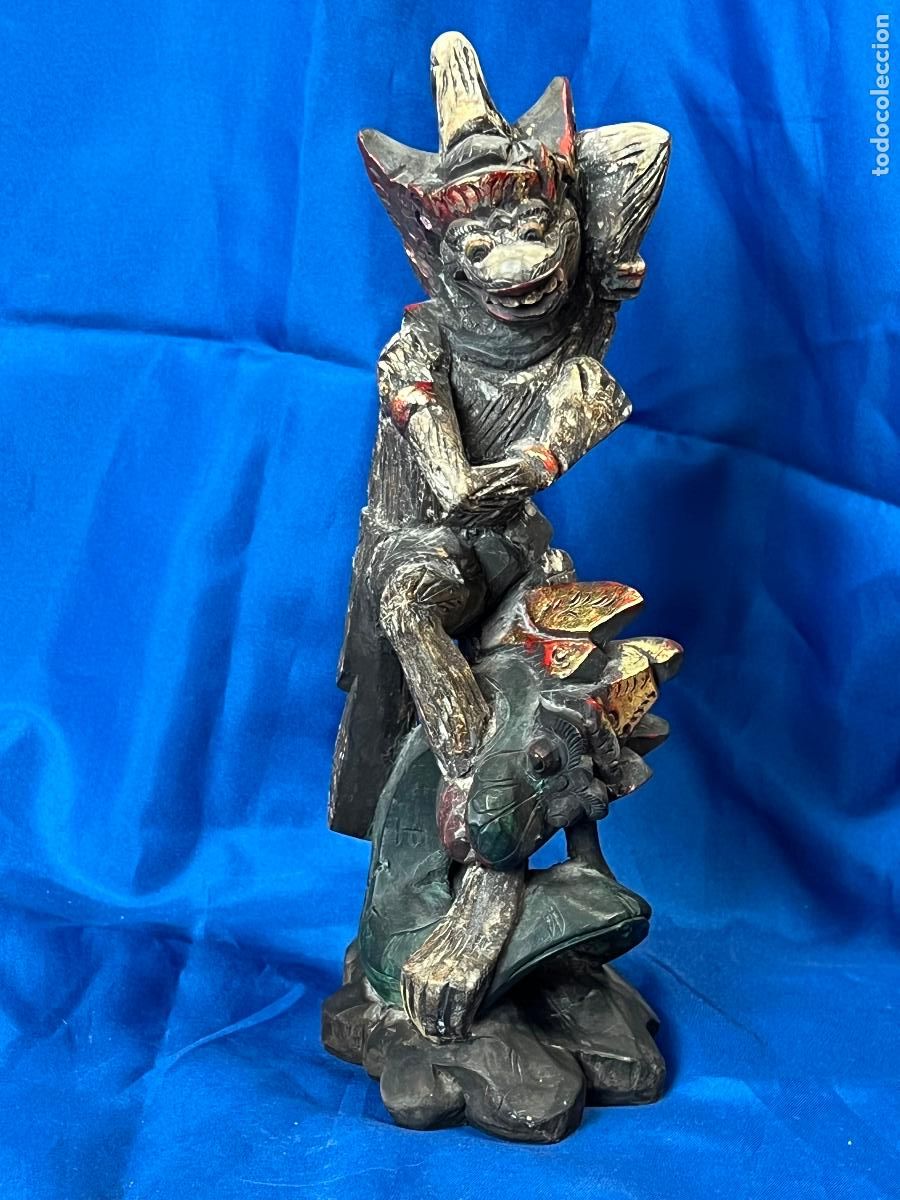 Arte: Antigua Figura de Demonio de Bali en Madera Policromada. Escultura de Criatura M&iacute;tica Vintage