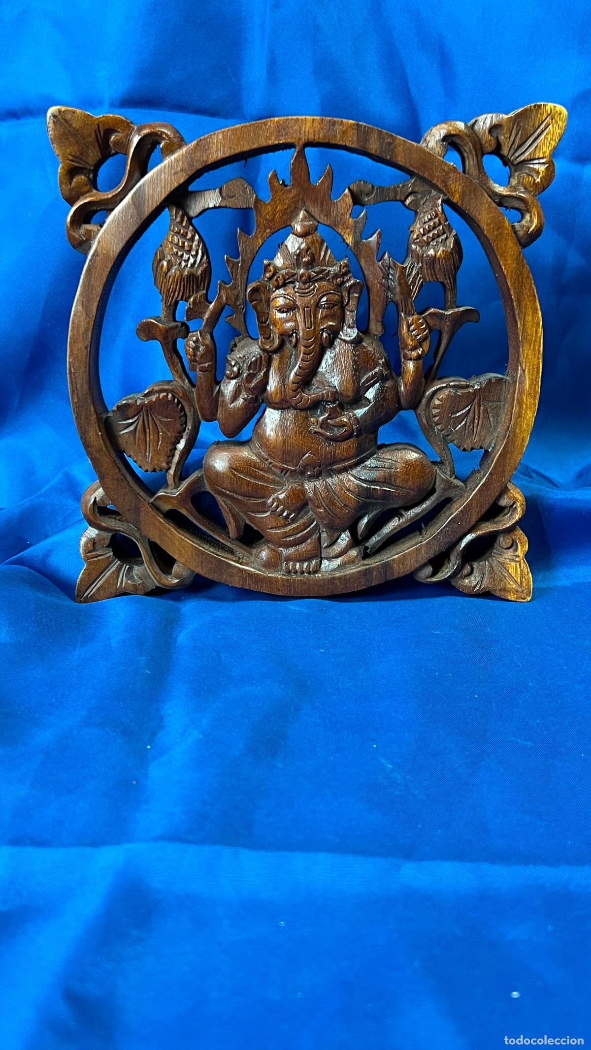 Art: Antigua Placa Circular de Ganesha en Madera Tallada. Escultura de Deidad Hind&uacute; Vintage