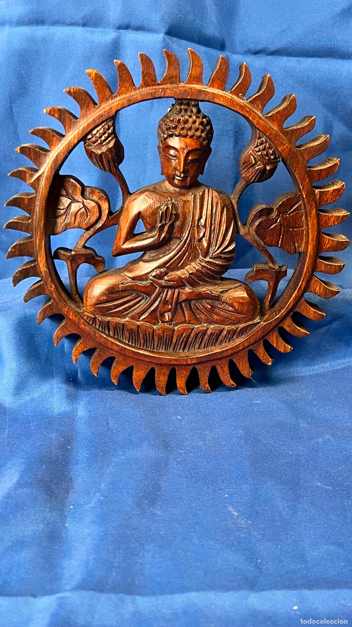 Arte: Antigua Placa Circular de Buda en Madera Tallada Calada. Escultura Oriental Medall&oacute;n Vintage