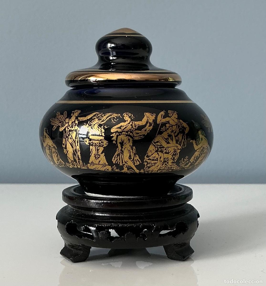 Arte: Tesoro Griego: Peque&ntilde;a figura o joyero en Oro 24K.