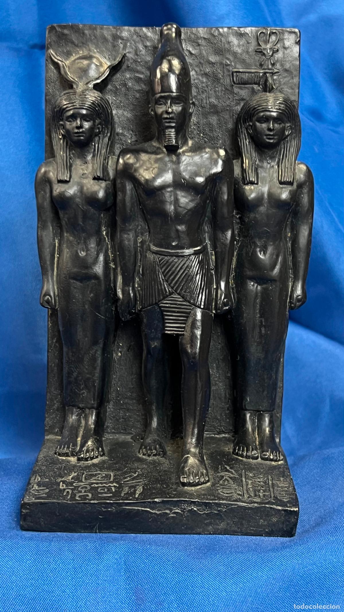 Arte: Antigua Escultura de Tr&iacute;ada de Micerino Egipcia en Resina Negra. R&eacute;plica Arqueol&oacute;gica Vintage