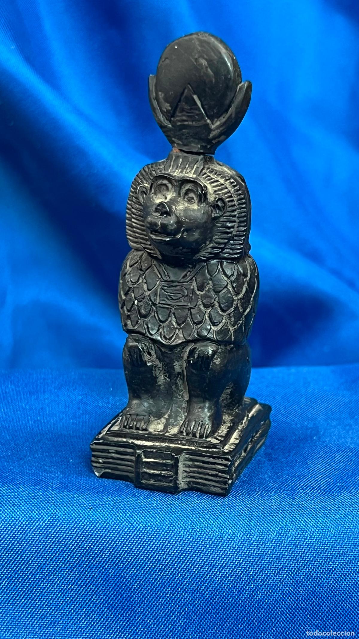 Art: ANTIGUA ESCULTURA DEL DIOS ANUBIS SEDENTE EN TRONO en resina