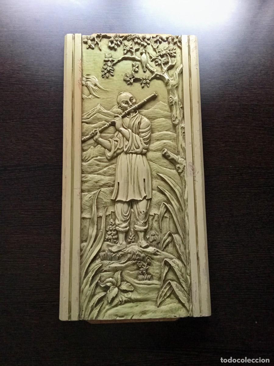 Arte: panel tallado de madera con la t&eacute;cnica china Dongyang 61 cm x 29,6 cm x 3,2 cm 2500 gr. apr&oacute;x.