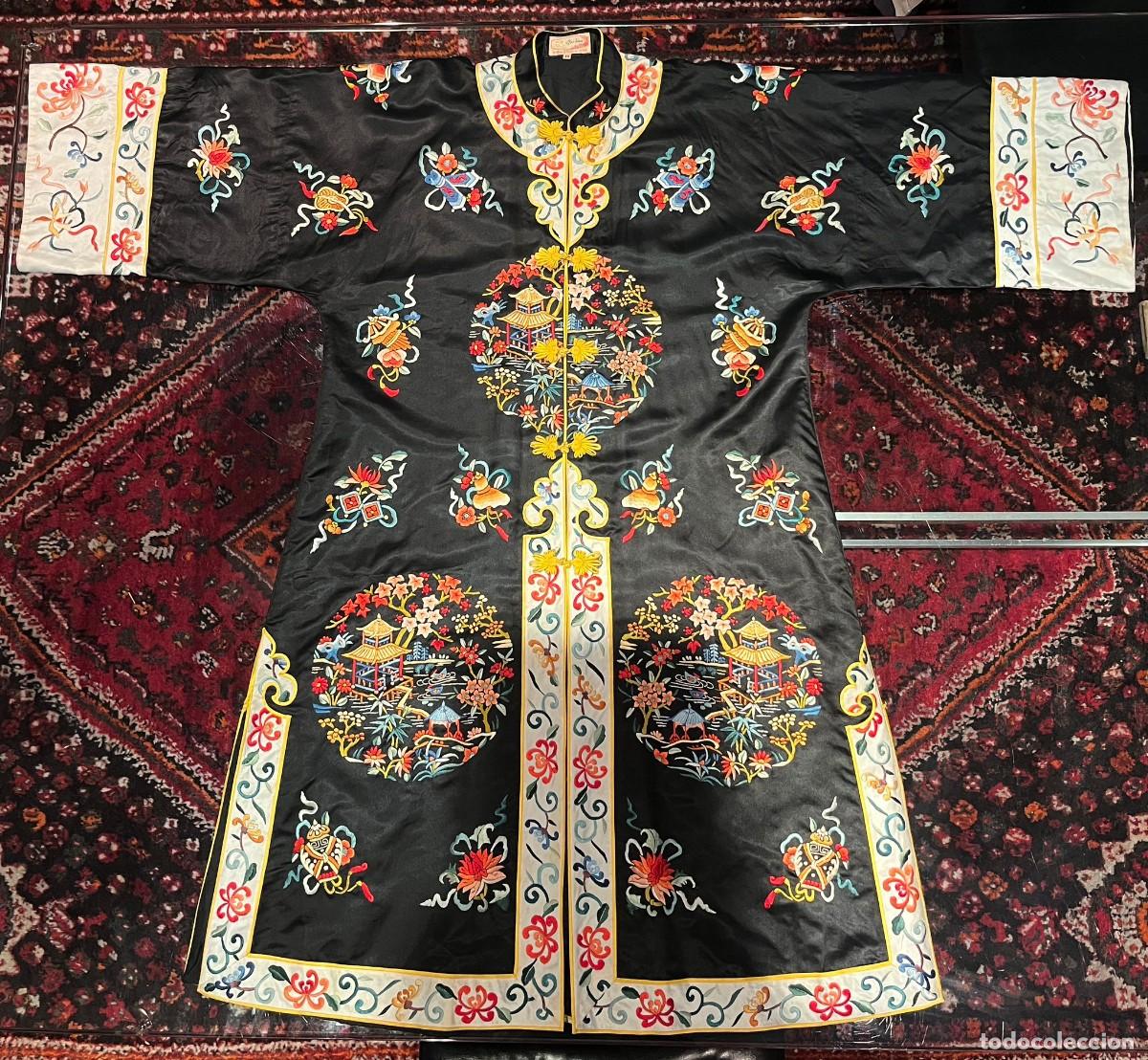 Arte: Chaqueta Tang Jacket vintage de seda bordada. Baihua Cant&oacute;n China. A&ntilde;os 80