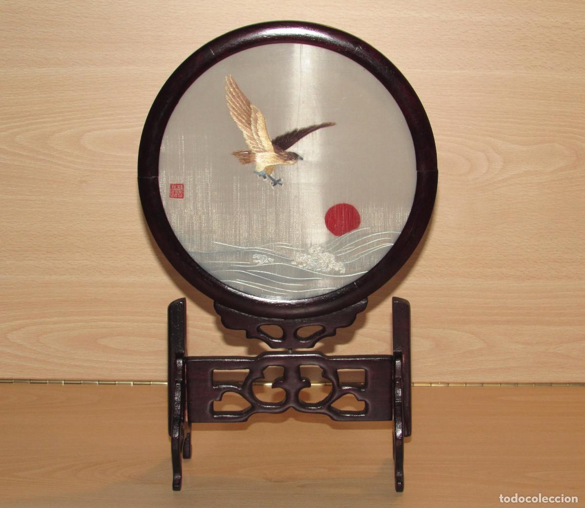 Art: Cuadro giratorio vintage oriental china &aacute;guila ave sobre el mar bordado seda madera circa 1980