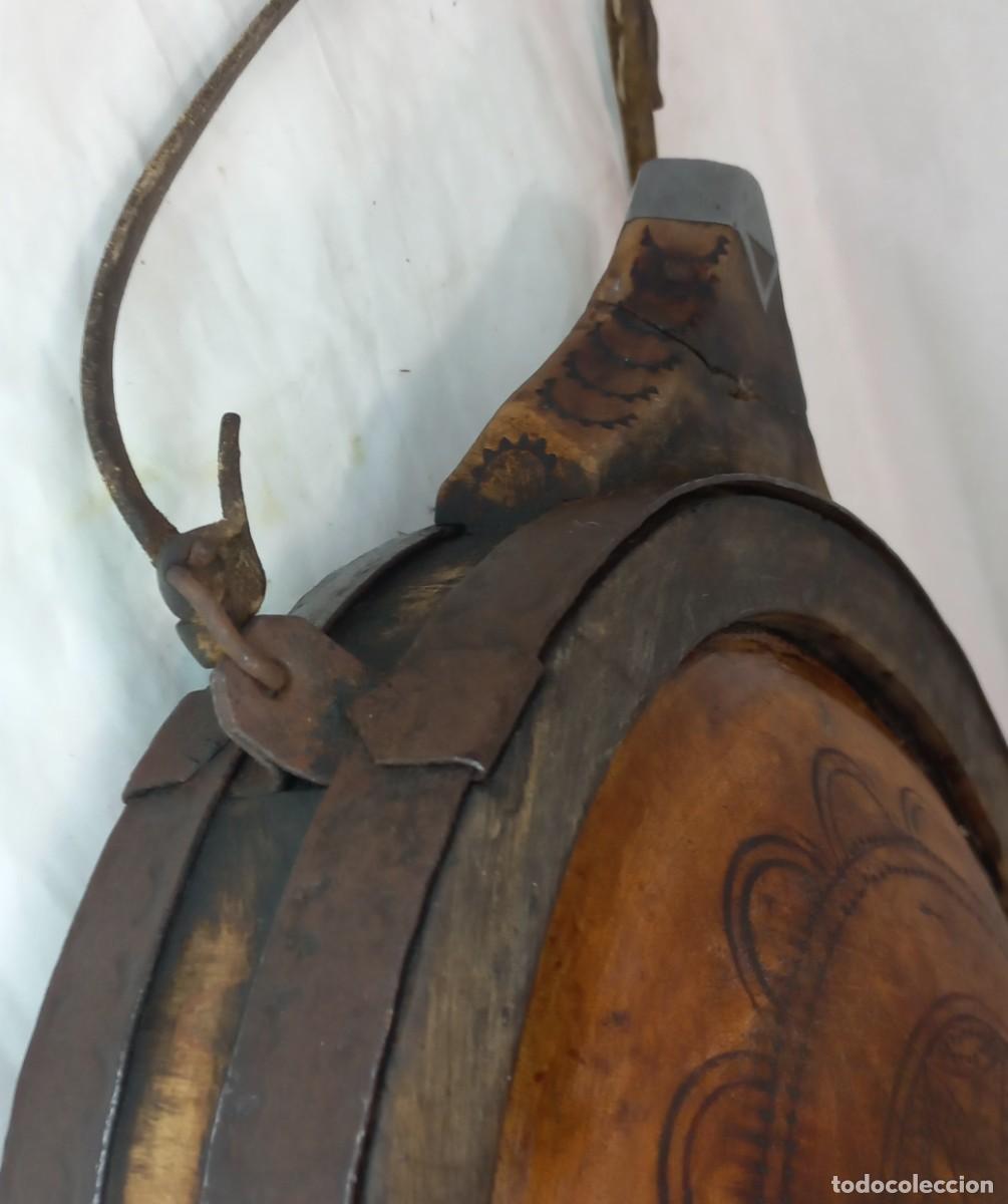 Arte: ANTIGUA CANTIMPLORA BEREBER , NOMADA DE MADERA DECORADA Y FORJA - Foto 9