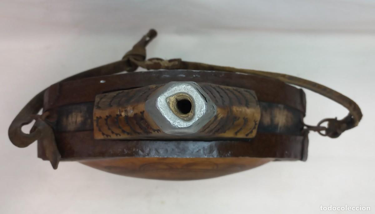 Arte: ANTIGUA CANTIMPLORA BEREBER , NOMADA DE MADERA DECORADA Y FORJA - Foto 13