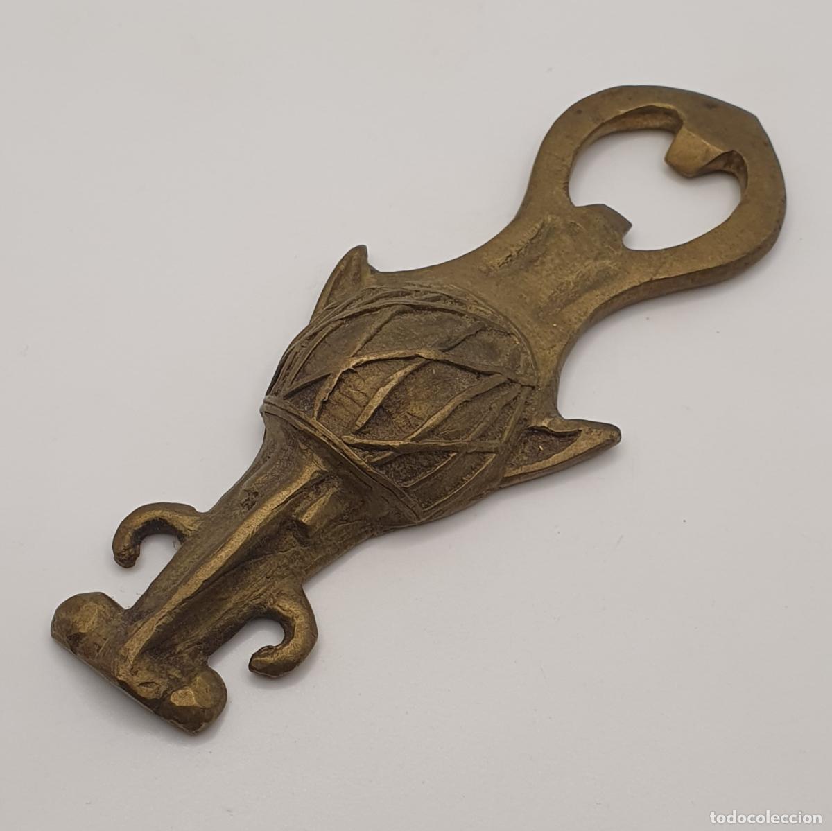 Arte: Original abridor antiguo de estilo zoom&oacute;rfico en bronce macizo.