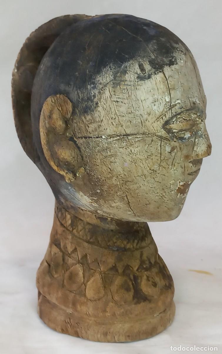 Arte: ANTIGUA TALLA RITUAL, FIGURA ANCESTRAL EN MADERA POLICROMADA DE INDONESIA