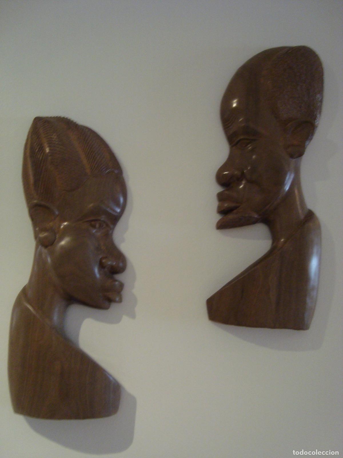 Arte: Figuras madera de &eacute;bano gris