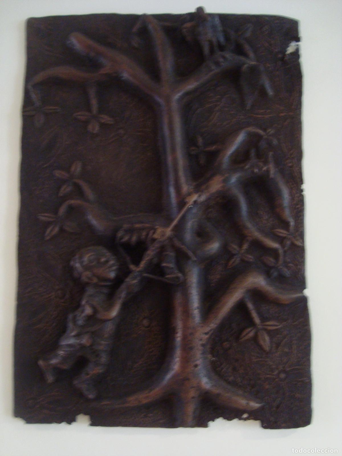 Arte: Placa rectangular de bronce