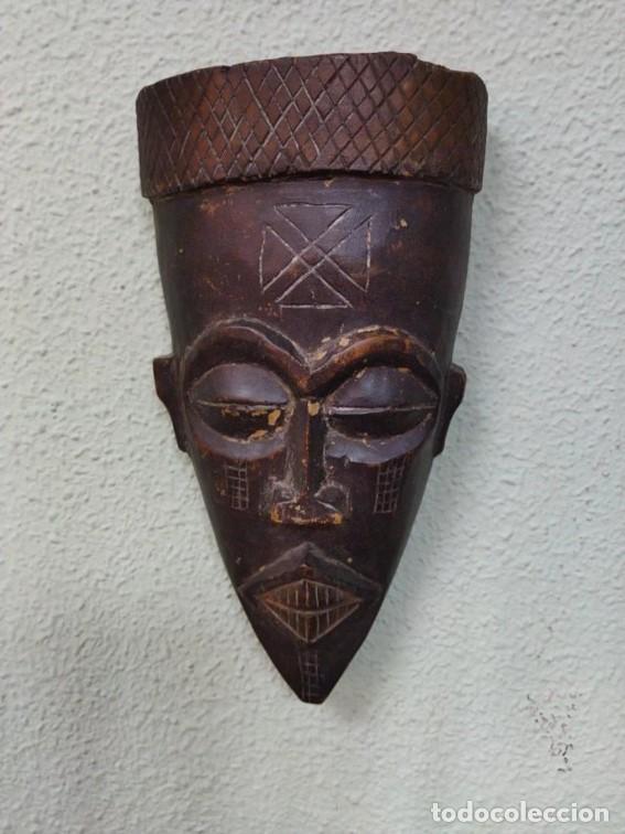 Arte: M&aacute;scara africana de madera tallada artesanal &ndash; pieza decorativa de arte tribal &eacute;tnico